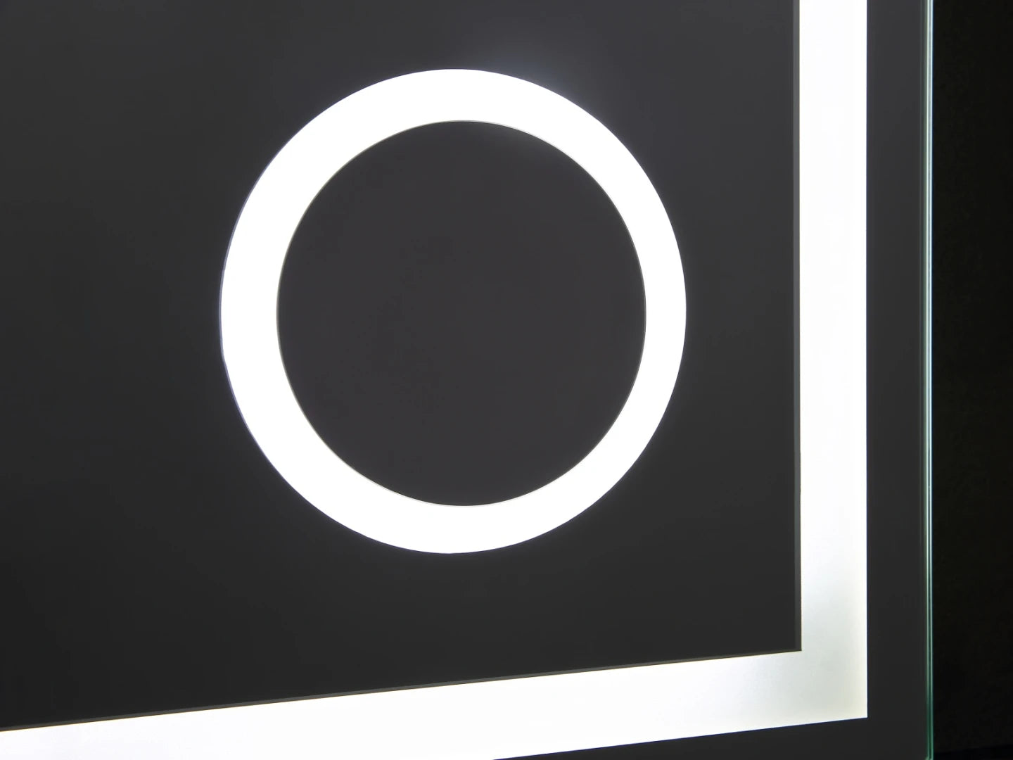 LED Badkamerspiegel - Digitale klok - Iris 80x70cm