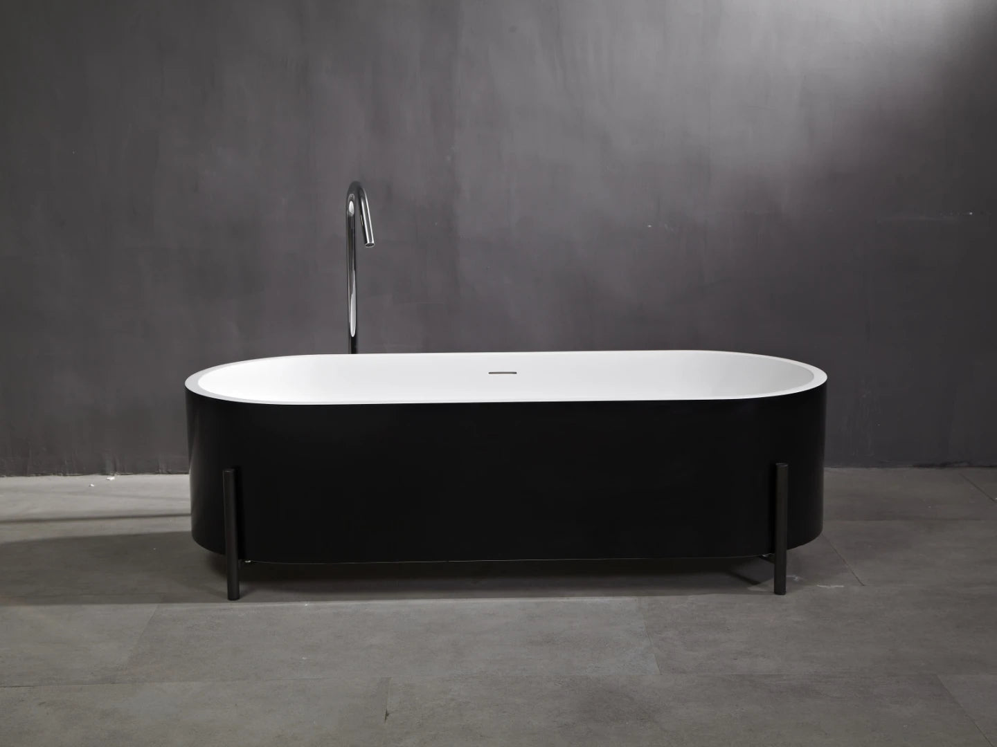 Vrijstaand bad - Solid surface - Nevil Mat wit, Mat zwart - 170x70x51cm