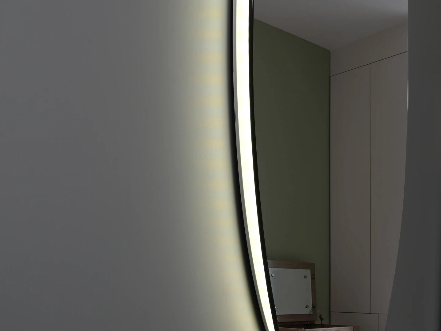 LED Badkamerspiegel - halfrond links - Jill 60x120cm