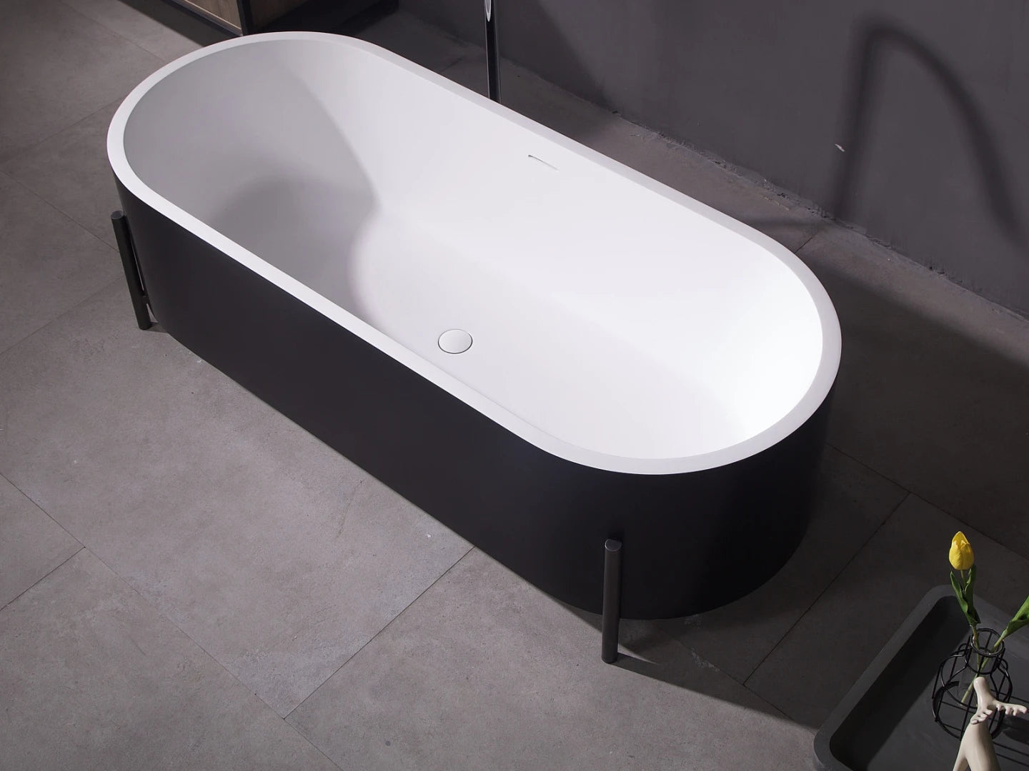 Vrijstaand bad - Solid surface - Nevil Mat wit, Mat zwart - 170x70x51cm