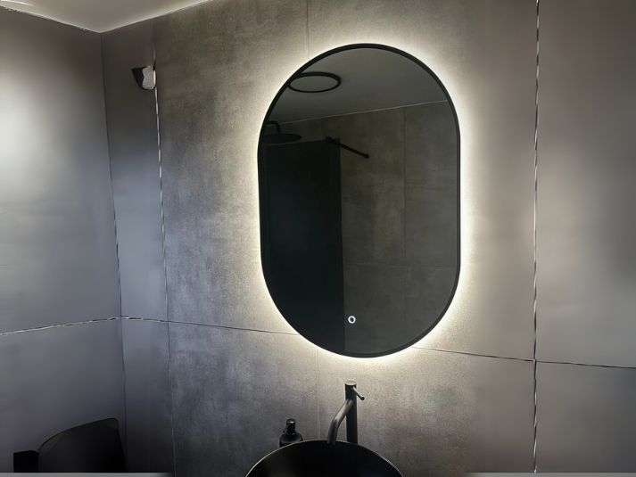 Lumaro LED Badkamerspiegel - 90x50cm Ovaal - Zwart Frame - Anti-condens - Drie dimbare lichtstanden
