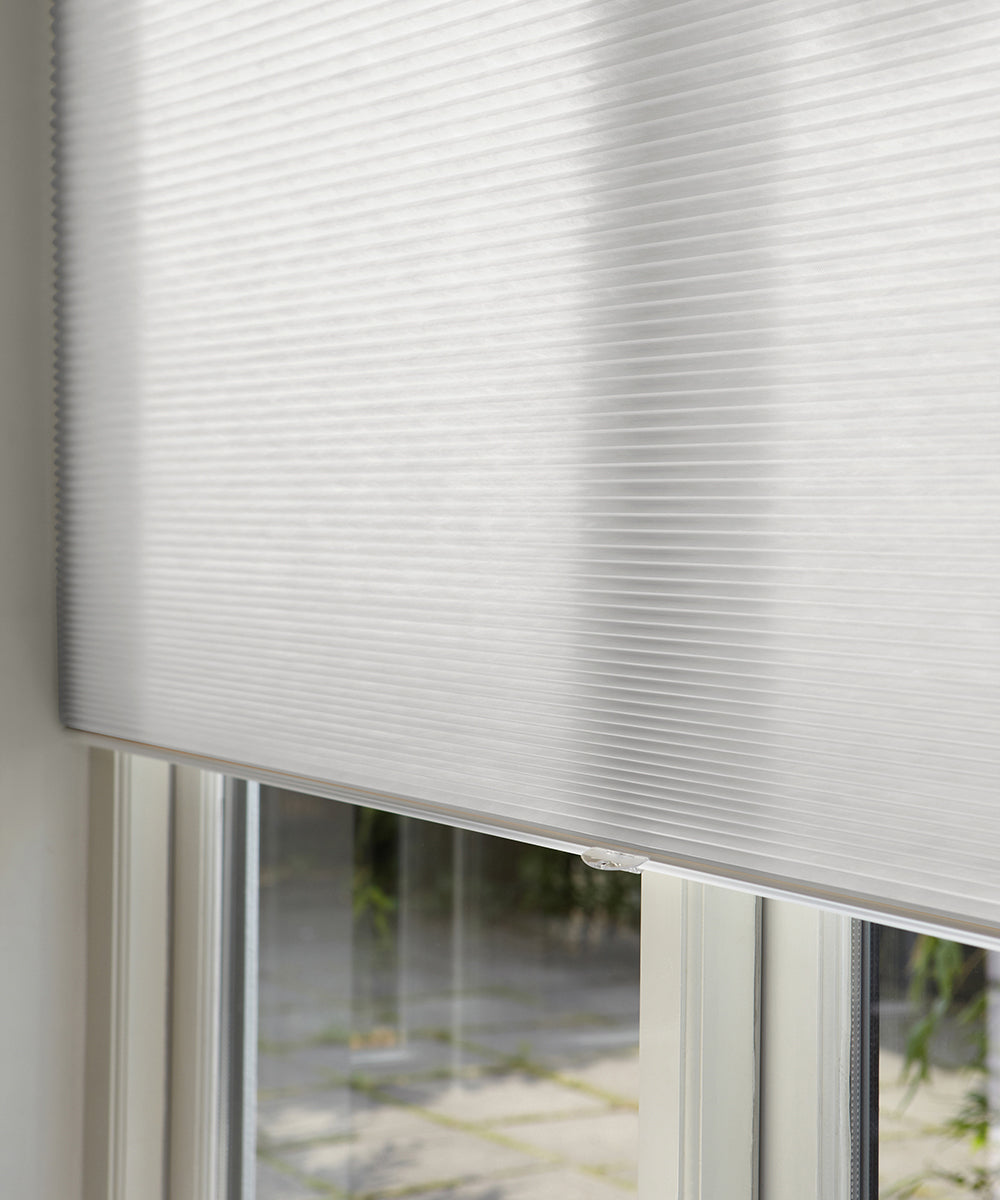 Duette® shades muisgrijs lichtdoorlatend - vrijhangend model - HetBinnenAanzicht