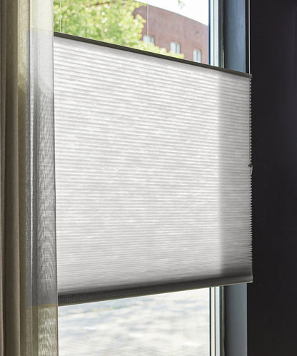 Duette® shades muisgrijs lichtdoorlatend - vrijhangend model - HetBinnenAanzicht