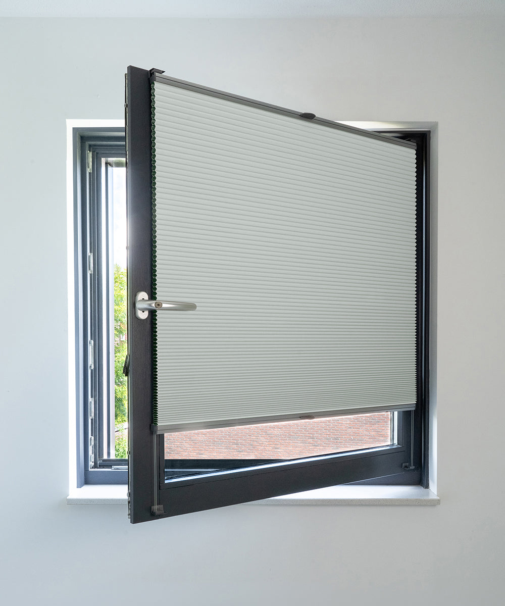 Duette® shades wit verduisterend - ingespannen TruFit® model - HetBinnenAanzicht