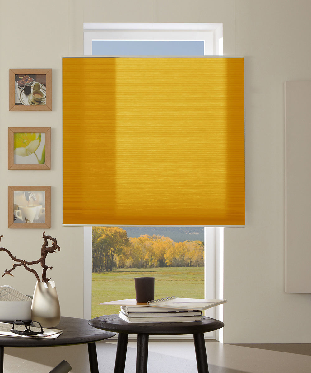 Duette® shades goudgeel lichtdoorlatend - vrijhangend model - HetBinnenAanzicht