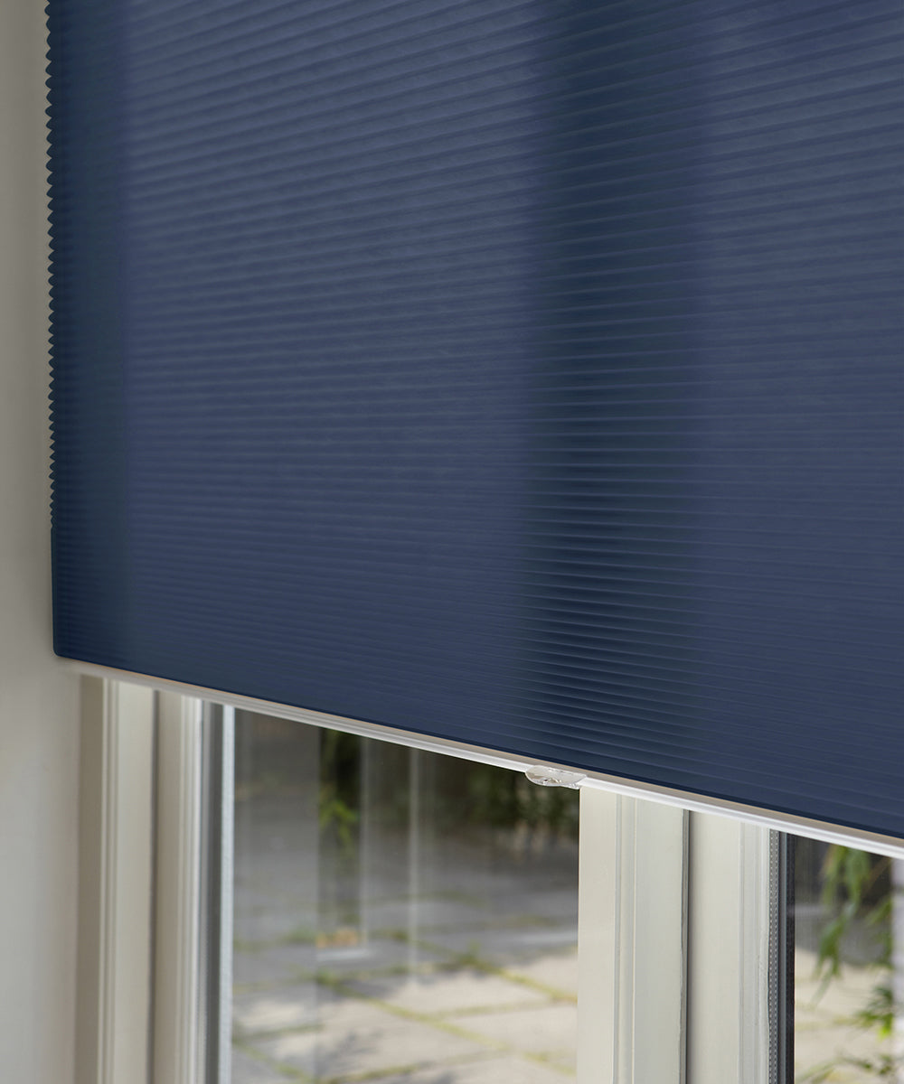 Duette® shades kobaltblauw lichtdoorlatend - vrijhangend model - HetBinnenAanzicht