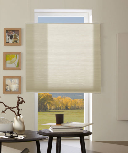 Duette® shades beige lichtdoorlatend - vrijhangend model - HetBinnenAanzicht